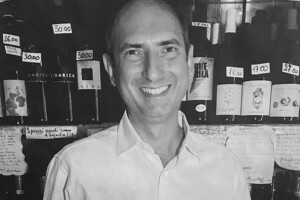 Il ruolo dell’enotecario cambia: sempre più un “consulente” dei clienti e selezionatore di vini