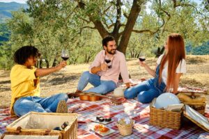 Secondo Coldiretti il 49% degli italiani passer&agrave; il 25 aprile fuori casa, tra gite e picnic