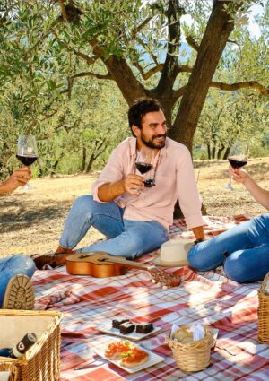 Secondo Coldiretti il 49% degli italiani passer&agrave; il 25 aprile fuori casa, tra gite e picnic