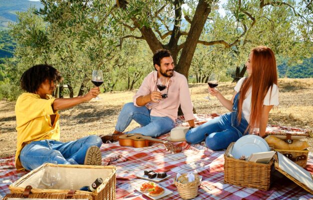 25 APRILE, AGRITURISMI, Coldiretti, FESTA DELLA LIBERAZIONE, FUORICASA, GITE, ITALIANI, PICNICO, PONTI DI PRIMAVERA, TURISMO ENOGASTRONOMICO, Non Solo Vino