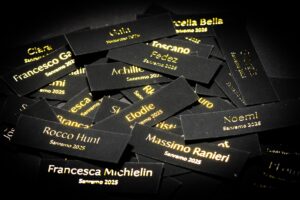 Dalle bottiglie limited edition con il nome dei cantanti ai podcast, non solo musica a Casa Sanremo 