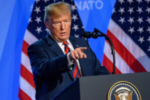Dazi Usa, Donald Trump “raccomanda” tariffe del 50% sui prodotti europei dal 1 giugno Dazi Usa, Donald Trump “raccomanda” tariffe del 50% sui prodotti europei dal 1 giugno