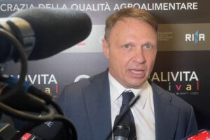 “Il record dell’export del vino, così fortemente sotto attacco, è un miracolo come le nozze di Cana”