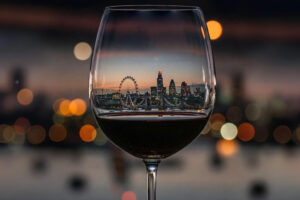 Tra nuove accise, tasse ambientali e trend, presente e futuro del mercato del vino Uk