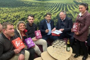 Francia, il vino che paga in modo giusto i viticoltori. Gcf: “serve abituarsi al prezzo reale”