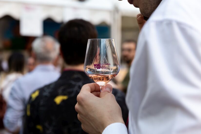 Tour del Belpaese e dell’Emilia-Romagna nel calice con la “Bologna Wine Week” 