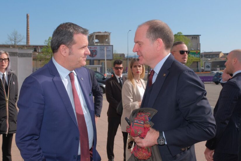 Gian Marco Centinaio al Vinitaly 2025 (ph: Veronafiere/Ennevi)