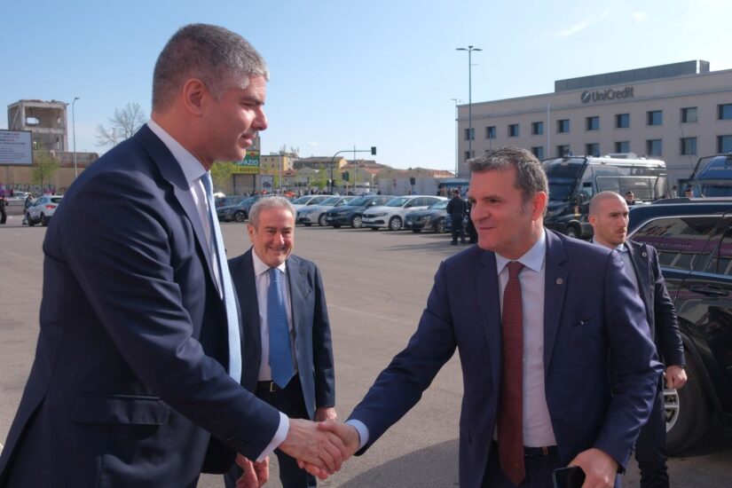Gian Marco Centinaio al Vinitaly 2025 (ph: Veronafiere/Ennevi)
