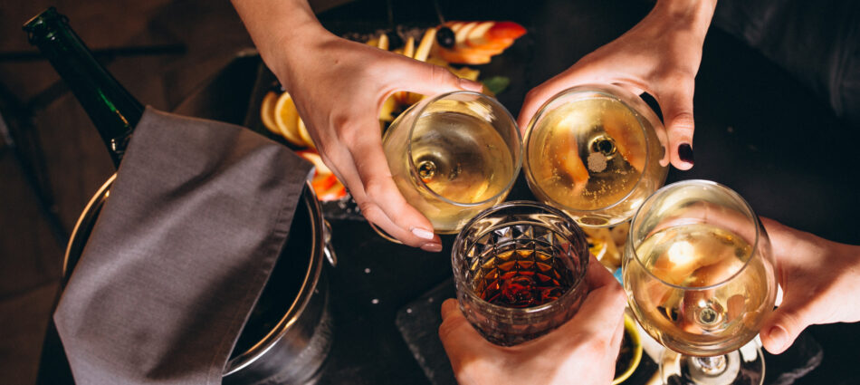 Il 71% degli europei consuma meno alcol e un quarto dei giovani ha smesso proprio di acquistarlo