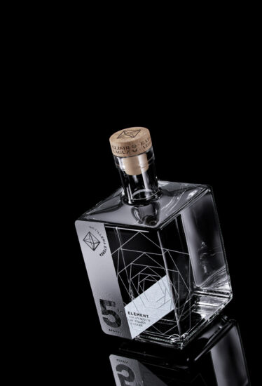 I “Vinitaly Design Award” 2025, il “Best in Show” 5th Element Gin di Distilleria Eterea (credit: Veronafiere/Ennevi)