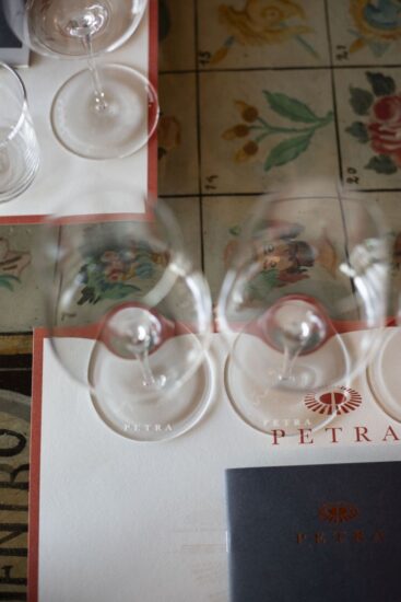 A Suvereto la nuova visione di Petra per i vini della Costa Toscana in “en primeur” 2024