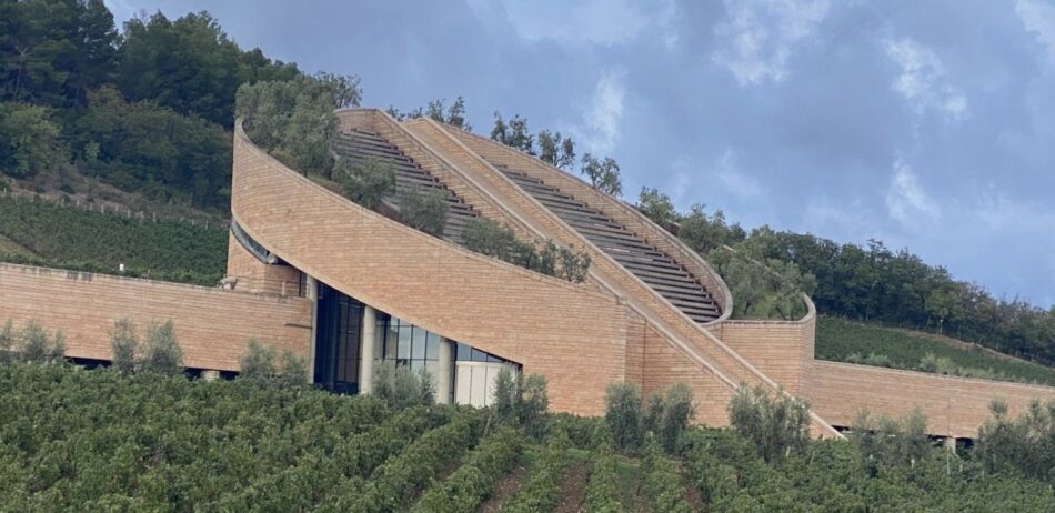 Petra, cantina d’autore firmata dall’architetto Mario Botta per il Gruppo Terra Moretti a Suvereto 