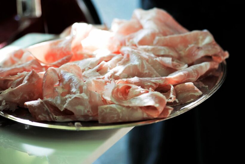 “Distinti Salumi” a Cagli per conoscere la migliore norcineria artigianale italiana con Slow Food
