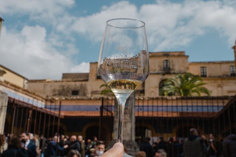 I “Vvn - Vini e Vigne del Valdinoto” si raccontano nel cuore della Noto barocca