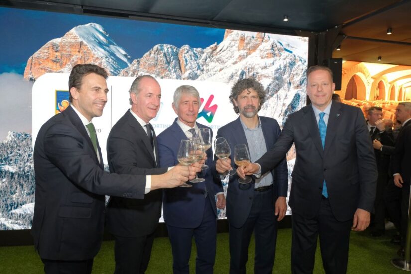 L’assessore regionale allo Sport Cristiano Corazzari, il presidente del Veneto Luca Zaia, il ministro dello Sport Andrea Abodi, il sindaco di Verona Damiano Tommasi e il presidente di Veronafiere Federico Bricolo. Credit: Veronafiere/ennevi