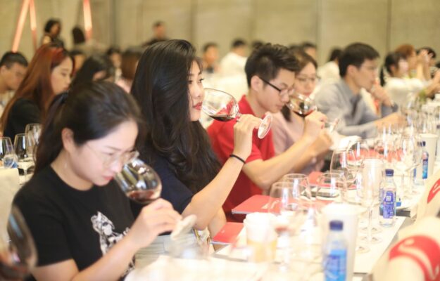 ASIA, CHIANTI DOCG, CONSORZIO VINO CHIANTI, MERCATI, SINGAPORE, VINEXPO ASIA, Mondo