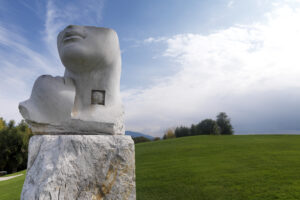 “Premio Scultura Ca’ del Bosco” n. 2, l’icona del Franciacorta rinnova il suo legame con l’arte “Premio Scultura Ca’ del Bosco” n. 2, l’icona del Franciacorta rinnova il suo legame con l’arte
