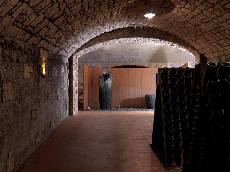 Testimone by Mimmo Paladino (credit: Massim Listri)