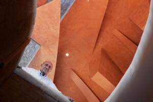 Addio ad Arnaldo Pomodoro, il più grande scultore italiano: il suo sodalizio con il mondo del vino Addio ad Arnaldo Pomodoro, il più grande scultore italiano: il suo sodalizio con il mondo del vino