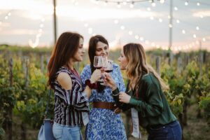 Enoturismo: stato dell&rsquo;arte, prospettive e &ldquo;selling points&rdquo; di un settore centrale per l&rsquo;Italia