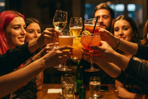 “Comunicare il consumo responsabile” di vino e alcol: i giovani parlano ai giovani “Comunicare il consumo responsabile” di vino e alcol: i giovani parlano ai giovani