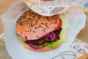 Da nicchia a mainstream: il vegan food si conferma tra le tendenze più forti del 2025 Da nicchia a mainstream: il vegan food si conferma tra le tendenze più forti del 2025