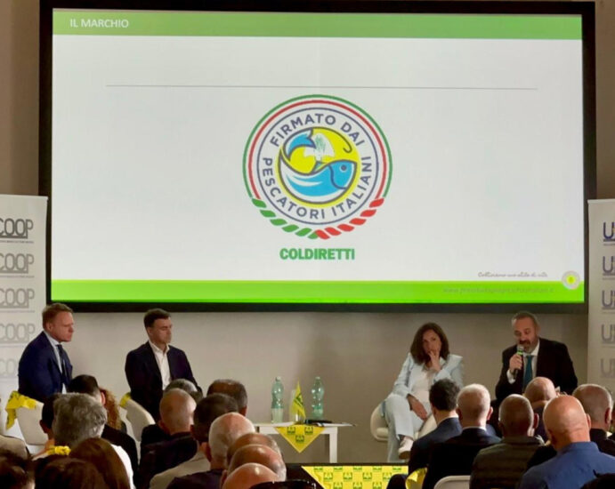 Il marchio “Firmato dai Pescatori Italiani” (ph: Facebook/Coldiretti)