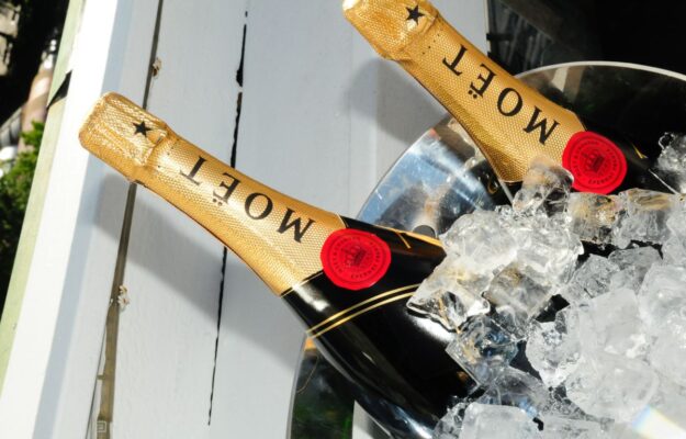 CARO PREZZI, FATTURATO, LUSSO, LVMH, MOET HENNESSY, PERSONALE, TAGLI, VENDITE, Mondo
