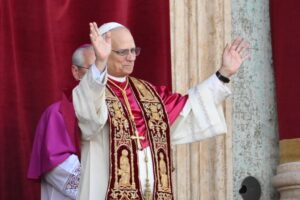 Papa Leone e il primo saluto del Cristo Risorto, il pastore che ha dato la vita per il gregge di Dio Papa Leone e il primo saluto del Cristo Risorto, il pastore che ha dato la vita per il gregge di Dio