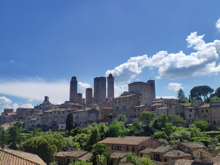 Regina Ribelle 2025 - San Gimignano vista dal Museo di Arte Moderna e Contemporanea R. de Grada