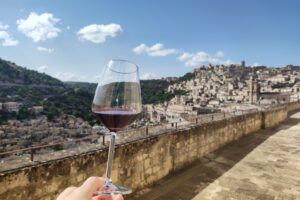 Un “manifesto” per la Sicilia del vino ed i suoi tanti “fattori S”, da “scenario a sogno” Un “manifesto” per la Sicilia del vino ed i suoi tanti “fattori S”, da “scenario a sogno”