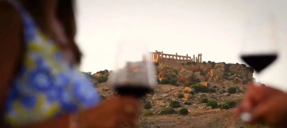 Cresce l&rsquo;enoturismo in Sicilia: nel 2025 il 61,4% delle cantine ha avuto pi&ugrave; visitatori