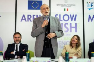 Petrini: “in 5 mesi, nel 2025, ci siamo mangiati le risorse che la Terra rigenerare in un anno” Petrini: “in 5 mesi, nel 2025, ci siamo mangiati le risorse che la Terra rigenerare in un anno”