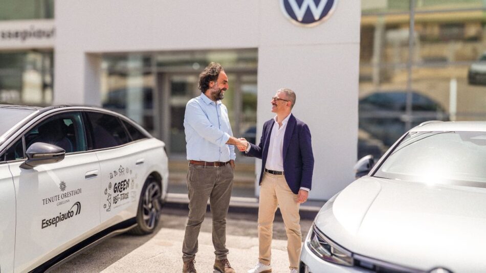 Alessandro Parisi, marketing manager Tenute Orestiadi, e Paolo Tedesco, alla guida di Essepiauto