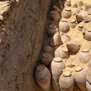 In Egitto trovate anfore di vino di 5.000 anni fa: le analisi ne scopriranno composizione e uso