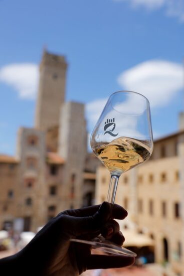 Al via il Festival di territorio “Regina Ribelle Vernaccia di  San Gimignano Wine Fest” nella “New York del Medioevo”