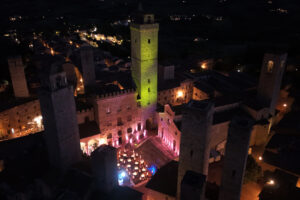 Storia millenaria, enoturismo, territorio e alta cucina: la Vernaccia di San Gimignano si racconta Storia millenaria, enoturismo, territorio e alta cucina: la Vernaccia di San Gimignano si racconta
