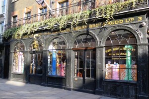 Gli Usa sono affascinati dalla Gran Bretagna e il wine merchant Berry Bros. & Rudd apre a Washington Gli Usa sono affascinati dalla Gran Bretagna e il wine merchant Berry Bros. & Rudd apre a Washington