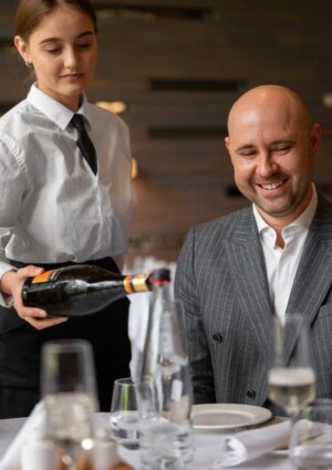 La contraddizione della ristorazione in Italia, il settore cresce, ma fatica a trovare lavoratori