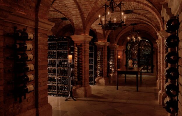 ASTE ENOICHE, BARBARESCO SORÌ SAN LORENZO, BARBARESCO SORÌ TILDÌN, BAROLO MONFORTINO, CHRISTIE'S, COLLEZIONISMO, FINE WINES, GAJA, GIACOMO CONTERNO, NEW YORK CITY, SASSICAIA, TENUTA SAN GUIDO, WILLIAM I. KOCH, Mondo