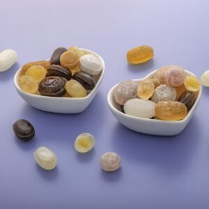 Gommose, morbide o lisce: 3 ragazzi su 4 della Gen Z mangiano caramelle, un prodotto senza tempo