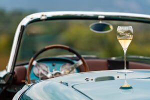 Metti un brindisi in auto d’epoca: il Consorzio Franciacorta a fianco di “1000 Miglia”