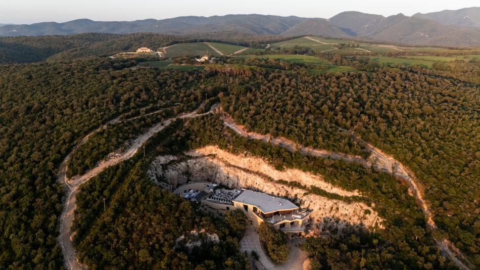 La Tenuta Meraviglia, nell’ex Cava di Cariola, a Bolgheri (ph: Moggi_studio)