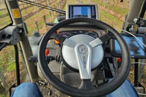 Grazie all’Ia sul trattore la cantina Perla del Garda vince il premio europeo per la sicurezza Grazie all’Ia sul trattore la cantina Perla del Garda vince il premio europeo per la sicurezza