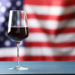 Usa, continua nei primi 3 mesi 2026 il calo dei consumi di vino: -8,3% in volume e -5,3% in valore