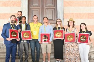 Gioielli di cipolla, pollai hi-tech e coltivazioni sospese: le idee dei giovani agli Oscar Green Gioielli di cipolla, pollai hi-tech e coltivazioni sospese: le idee dei giovani agli Oscar Green