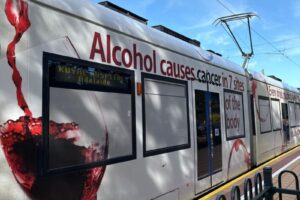 In Australia una nuova campagna anti-alcol contro il cancro con il vino rosso protagonista