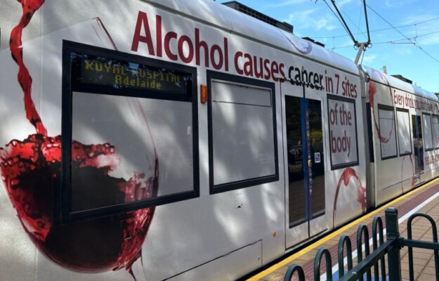 ADELAIDE, alcol, ARENI GLOBAL, AUSTRALIA, AUSTRALIA MERIDIONALE, AUSTRALIAN GRAPE & WINE, CANCER COUNCIL SA, CANCRO, FELICITY CARTER, SALUTE, Mondo