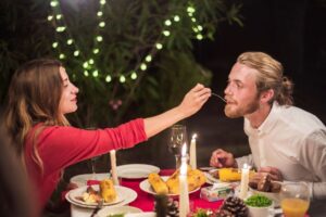 Estate 2025: la cena del sabato si conferma il momento ideale per mangiare fuori