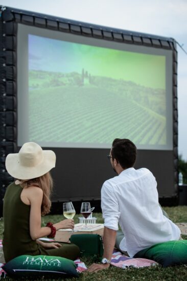 “Cinema in Vigna” tra i filari dello storico vigneto Cadodo di Bava in Monferrato 